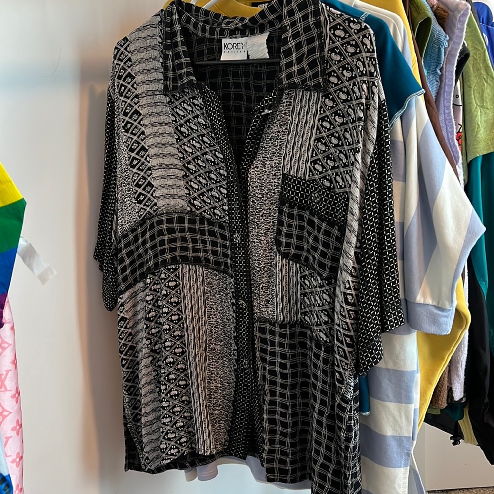Koret Petite black detailed button up.